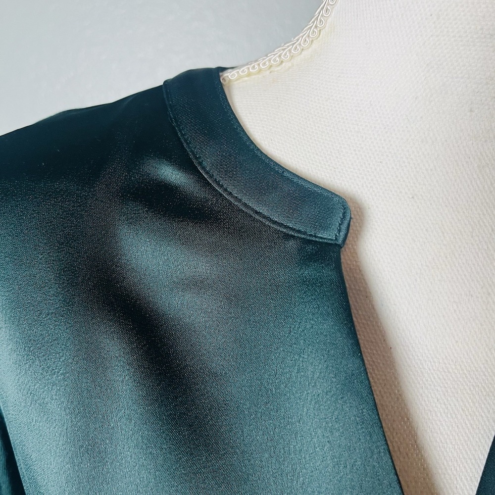 Calvin Klein Sz M Emerald Green V-Neck Long Sleeve Blouse Career - Picture 3 of 9